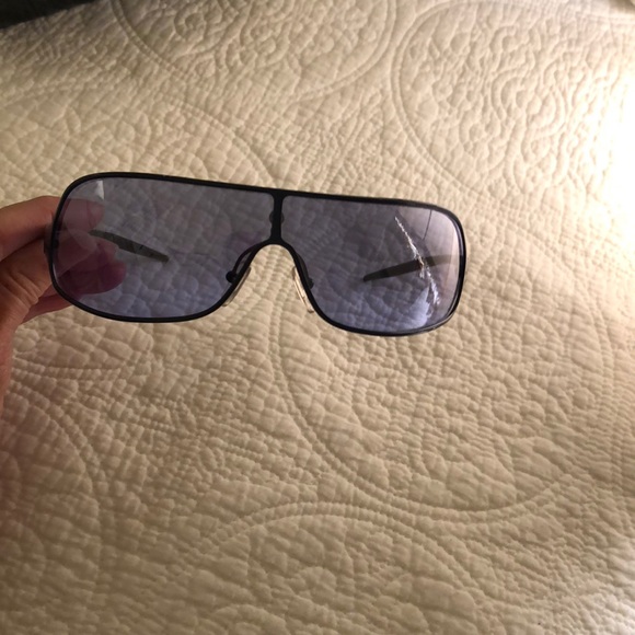 GUCCI sunglasses w/ case main image 4